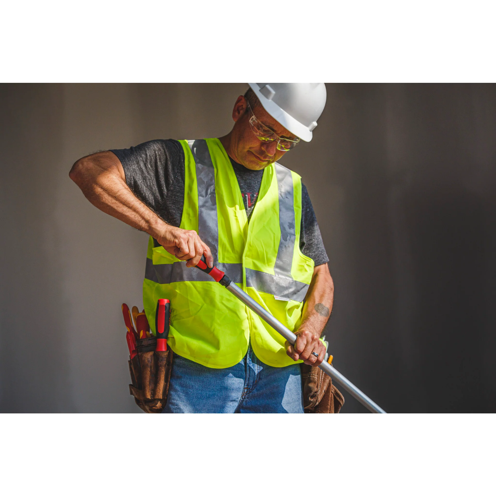 SoftFinish Conduit Reamer and 6inOne Multi-Driver Combo - Image 7
