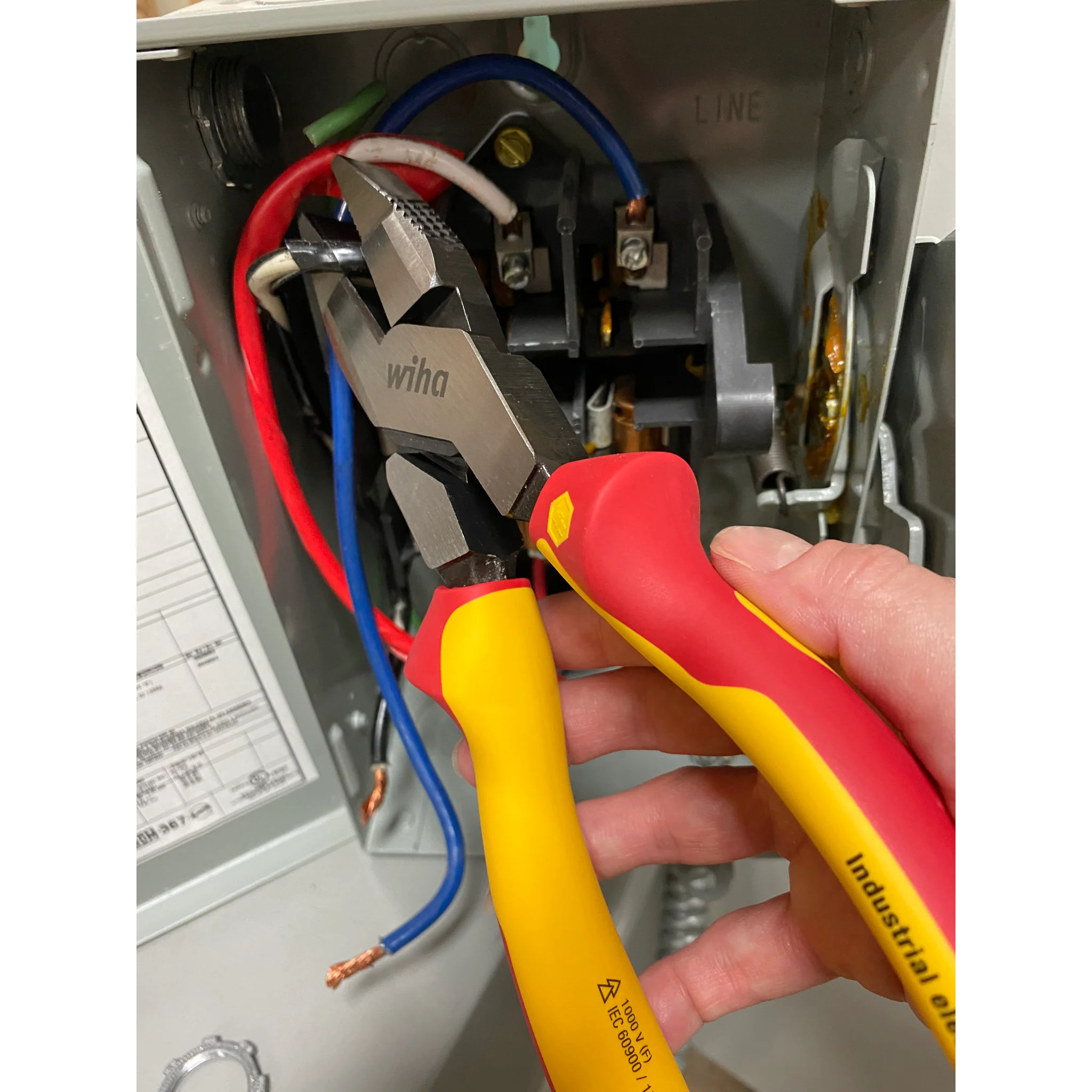 Insulated Industrial NE Style Lineman's Pliers 9.5" - Image 6
