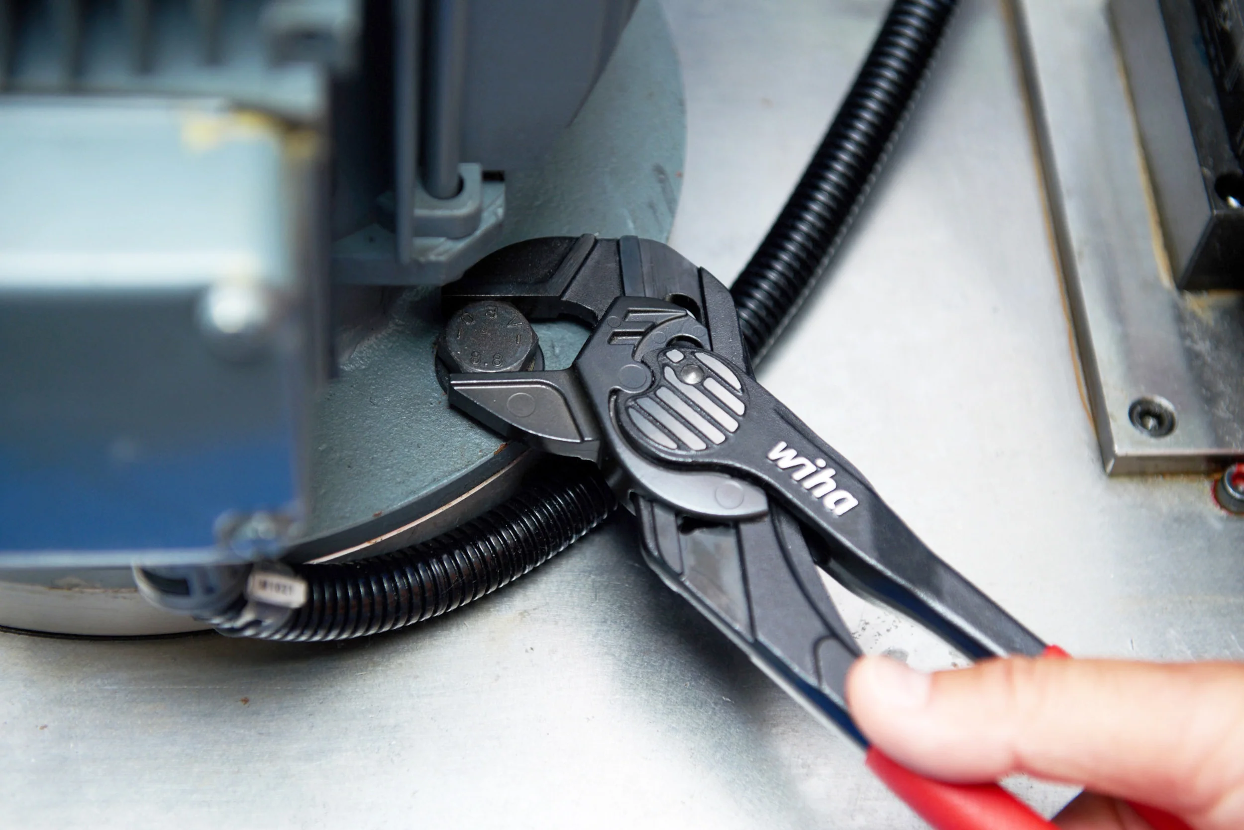 Classic Grip Pliers Wrench 10.25" - Image 9